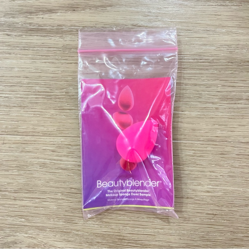 [NWOT] The Original Beautyblender Makeup Sponge Demi Pink